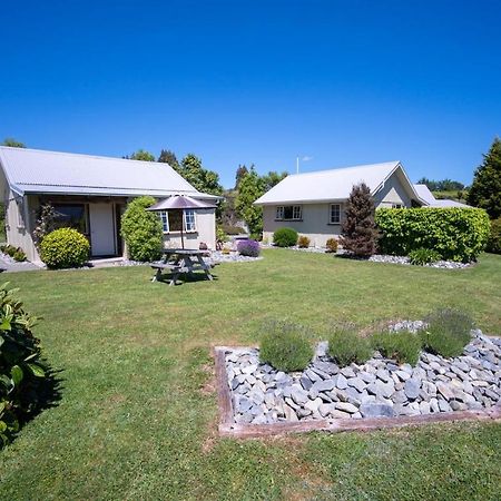 Blue Thistle Cottages Te Anau Exterior photo